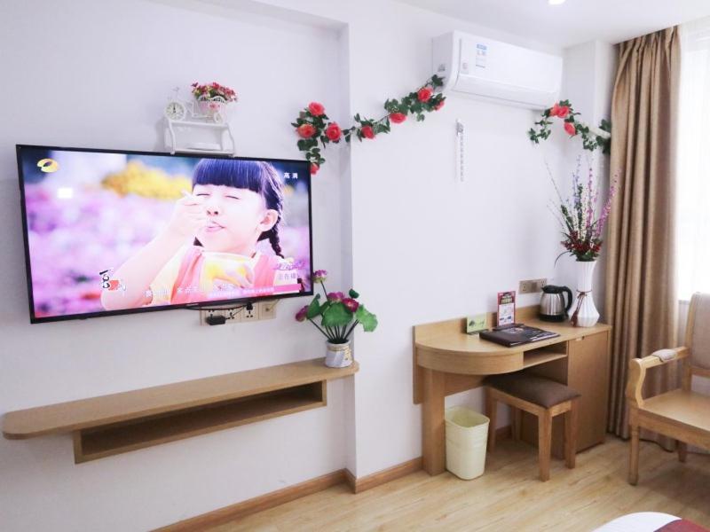 Greentree Inn Zhejiang Jiaxing West Zhongshan Road Vintage Car Building Express Hotel Esterno foto