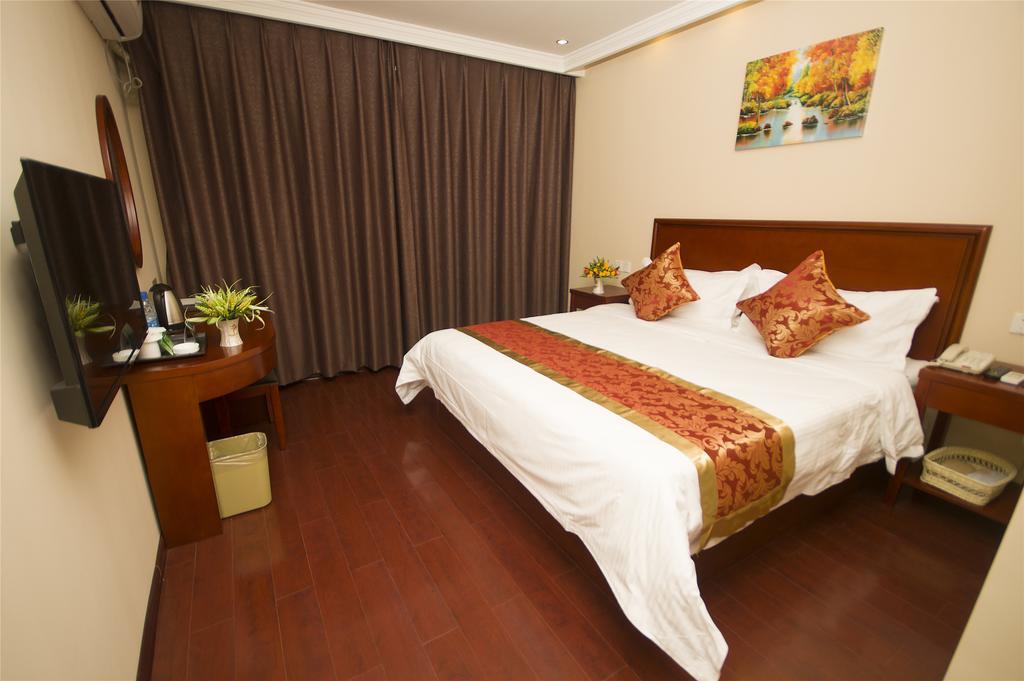 Greentree Inn Zhejiang Jiaxing West Zhongshan Road Vintage Car Building Express Hotel Esterno foto